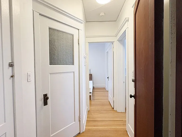 Virginian Apartments — Photo 54