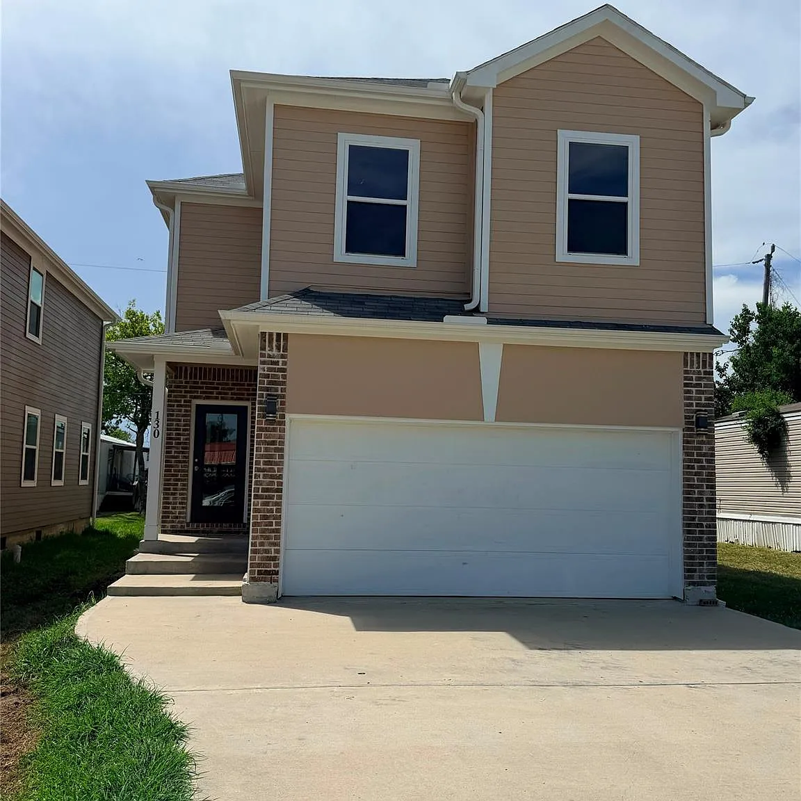 3 bed, 2.5 bath, 1724 sqft, $1,950 — Photo 1