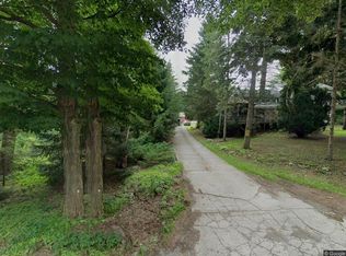 6025 Strawberry Lake Rd APT A, Whitmore Lake, MI 48189