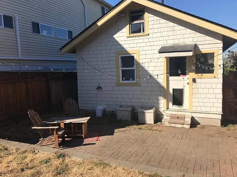 6538 Sycamore Ave NW — Photo 2