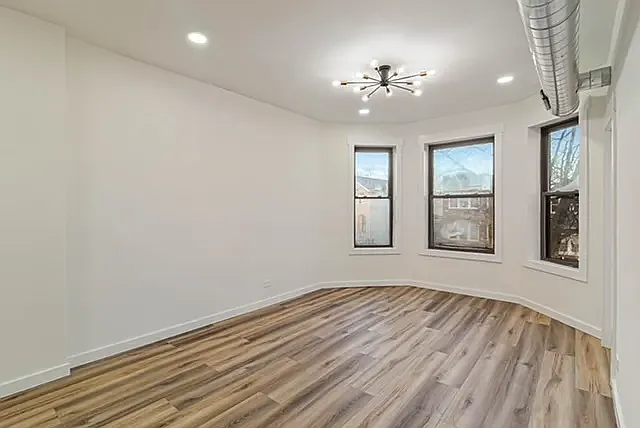 1018 N Harding Ave #2 — Photo 9