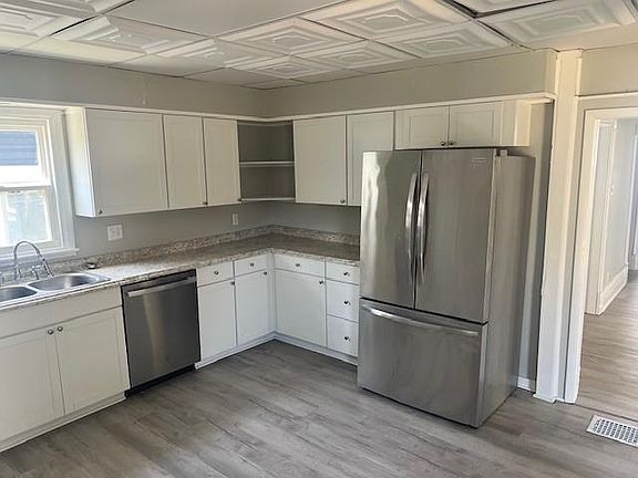 4th image of 2744 Lafayette St