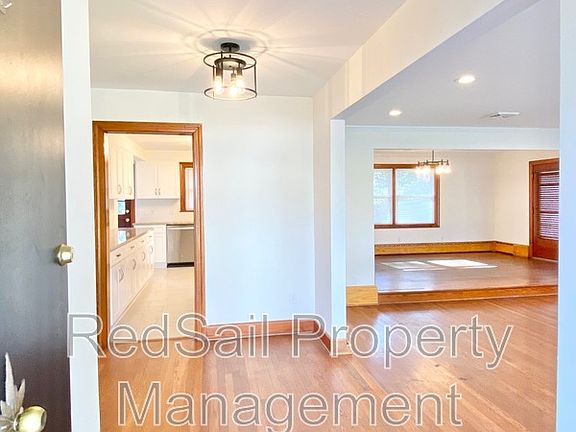 5th image of 206 Mistletoe Dr