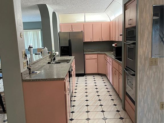 4th image of 121 Williams Rd
