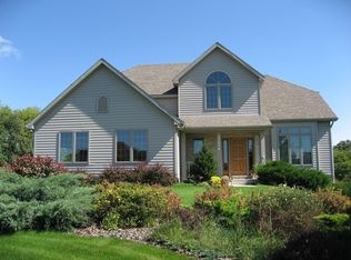 11014 E Riviera Dr, Spring Grove, IL 60081