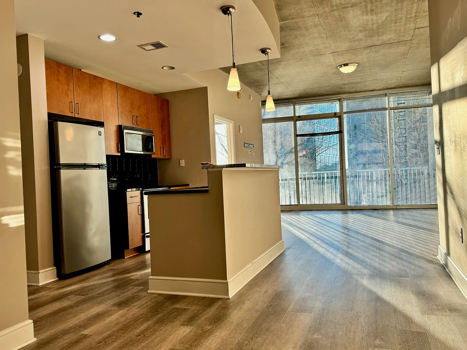 950 W Peachtree St — Photo 1