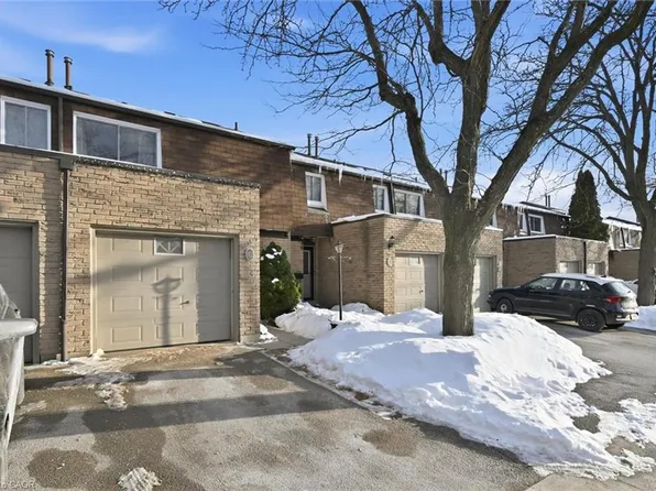 680 Regency Ct #112, Burlington, ON L7N 3L9