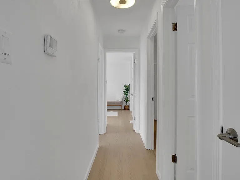 Stewarton Dr — Photo 20
