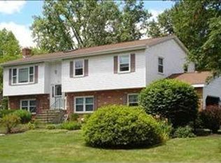 64 Cascade Ter, Niskayuna, NY 12309