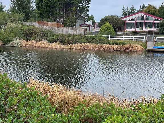 3rd image of 362 N Butterclam Street SW