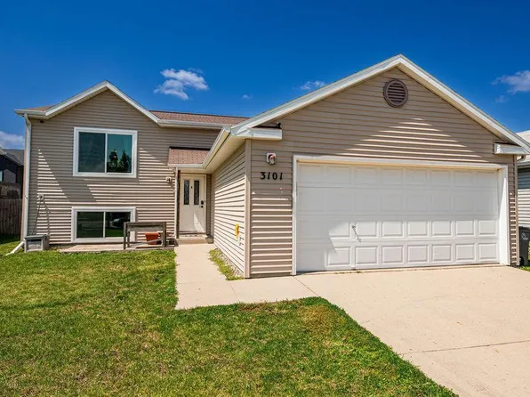 3101 32nd St S, Moorhead, MN 56560