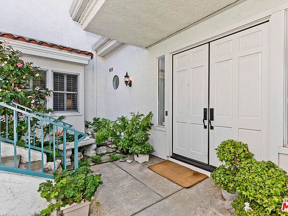 5th image of 2034 Palisades Dr