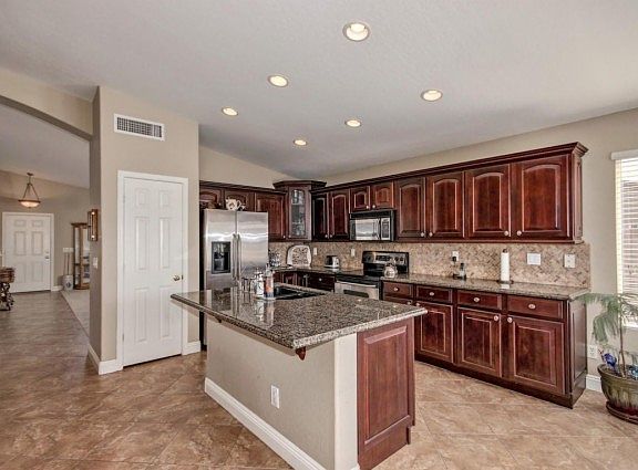 5th image of 10515 E Diamond Ave