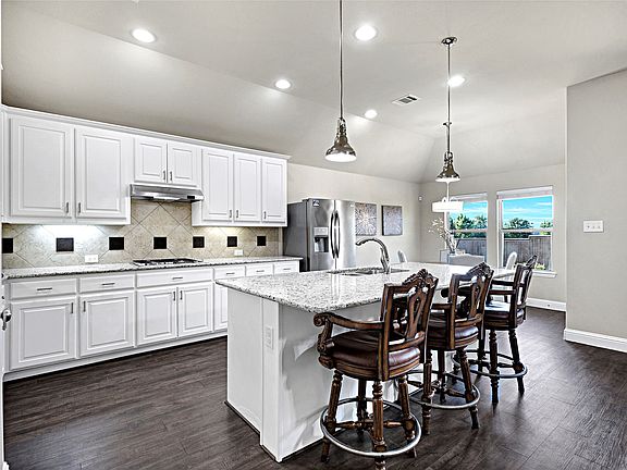 5th image of 515 Barnstorm Dr