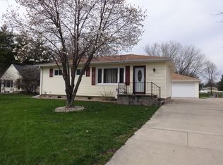 1528 Huntington Rd, Waterloo, IA 50701