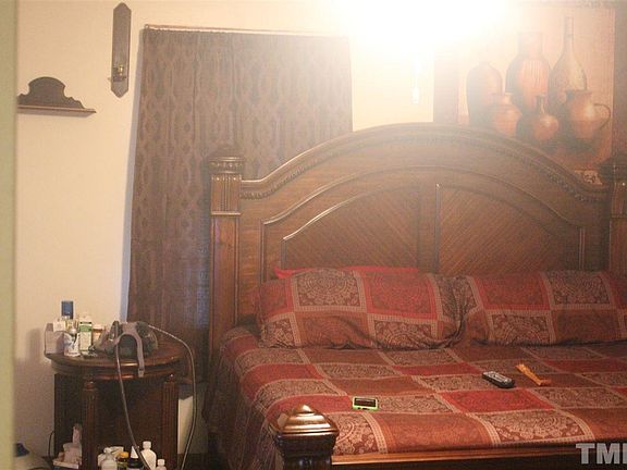 4th image of 112 Old Baker St