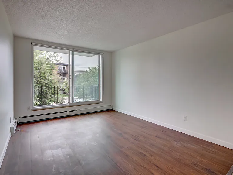 2015 11th Ave SW #204 — Photo 13