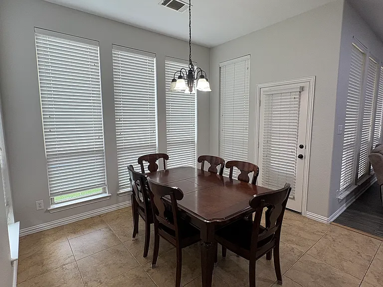 1006 Knoxbridge Rd — Photo 5