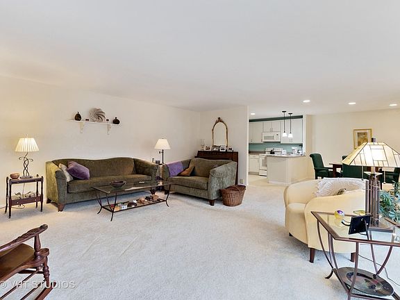 3rd image of 3 Coventry On Duxbury
