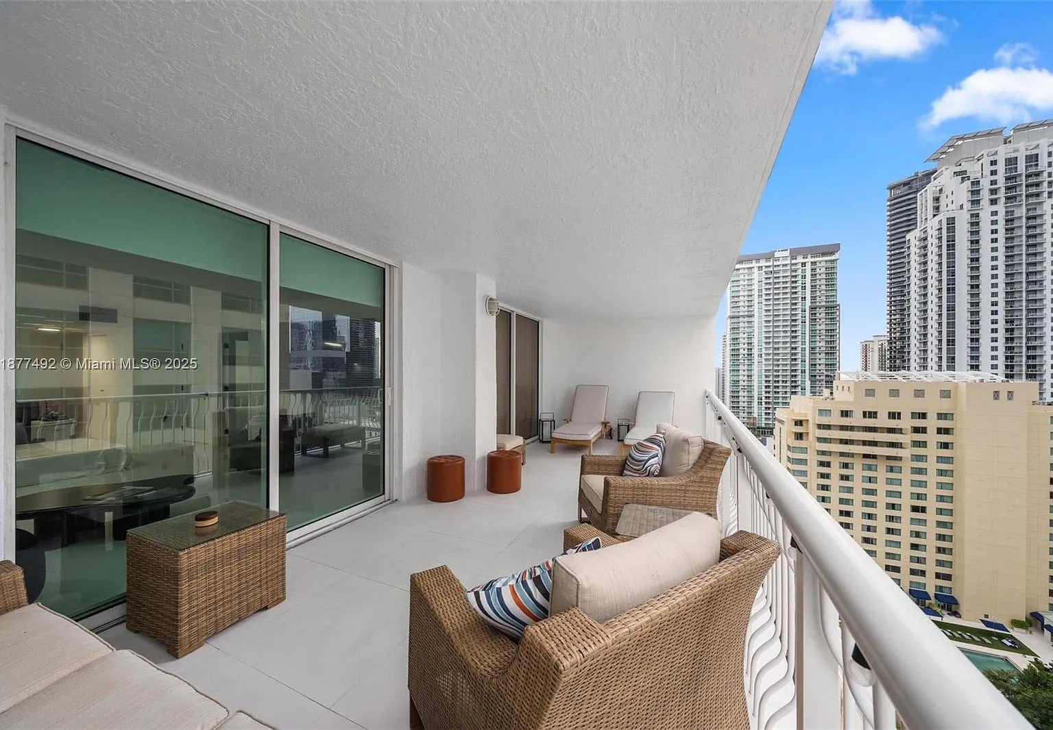 The Club At Brickell Bay — Photo 3