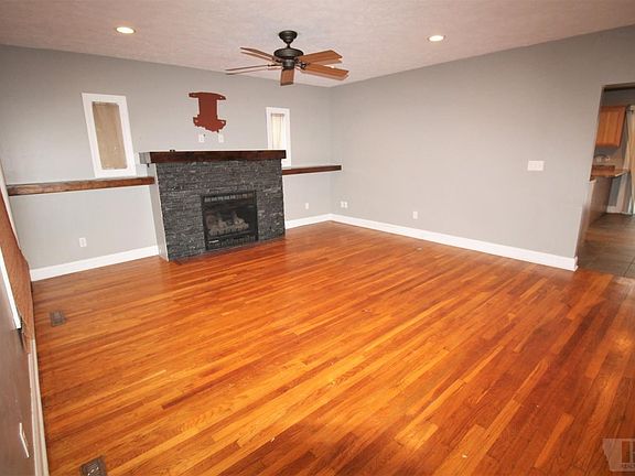 4th image of 508 E Washington St