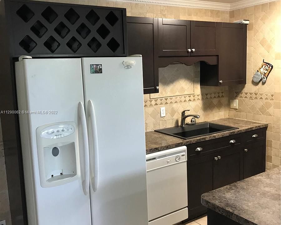 1st image of 523 Trace Cir APT 202