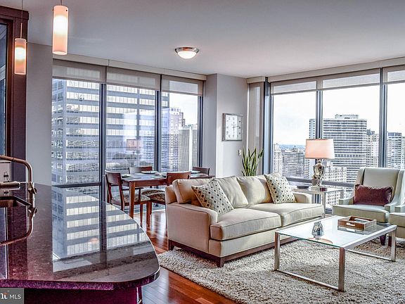 4th image of 2101 Market St Unit 2606