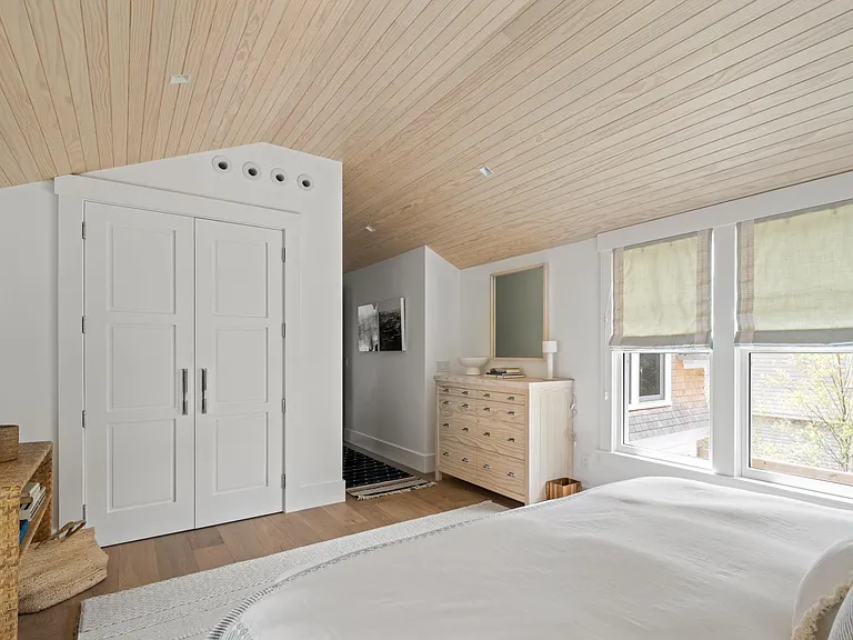 81 Roseneath Ave — Photo 23