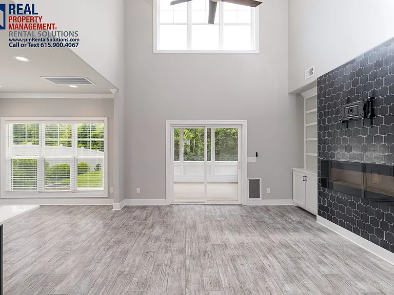 3527 Pershing Dr — Photo 7