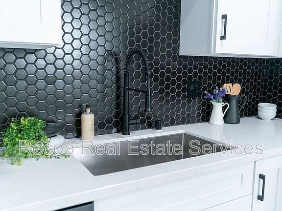3rd image of 3557-3563 Angwin Dr Unit 3559
