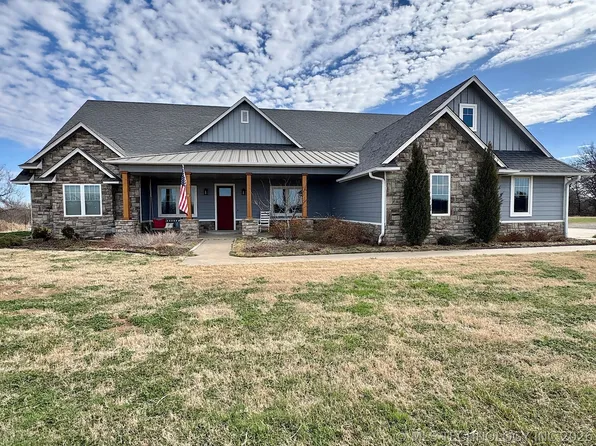 2323 N Oak Grove Rd, Drumright, OK 74030