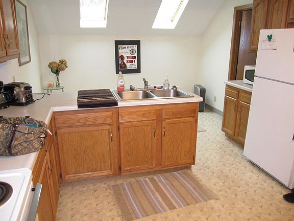 Apt 5 Kitchen/eating area