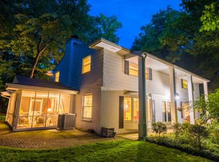 850 Park Ln, Elm Grove, WI 53122