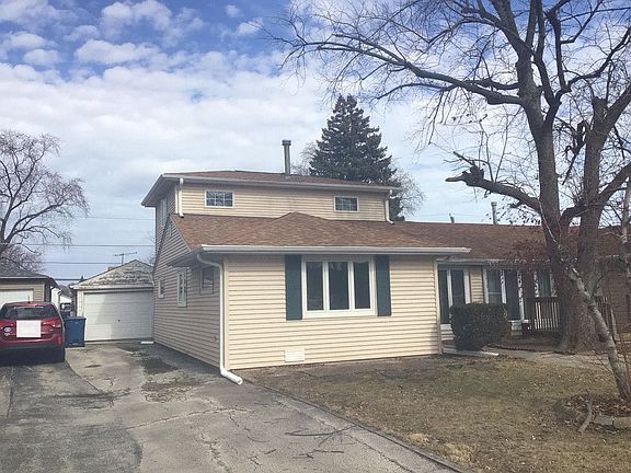 3rd image of 4562 W 88th Pl