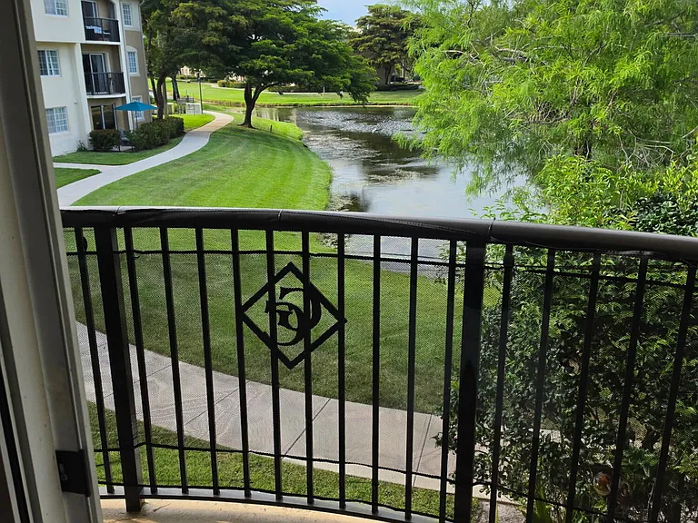 700 Crestwood Ct S #704 — Photo 44