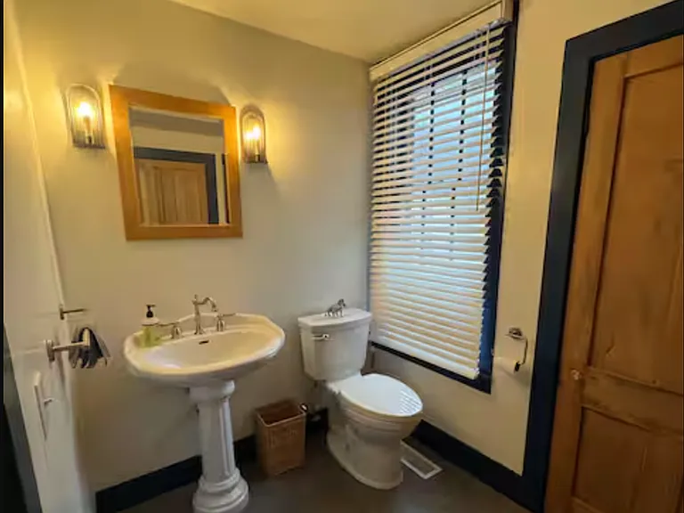 872 Grassy Brook Rd — Photo 6