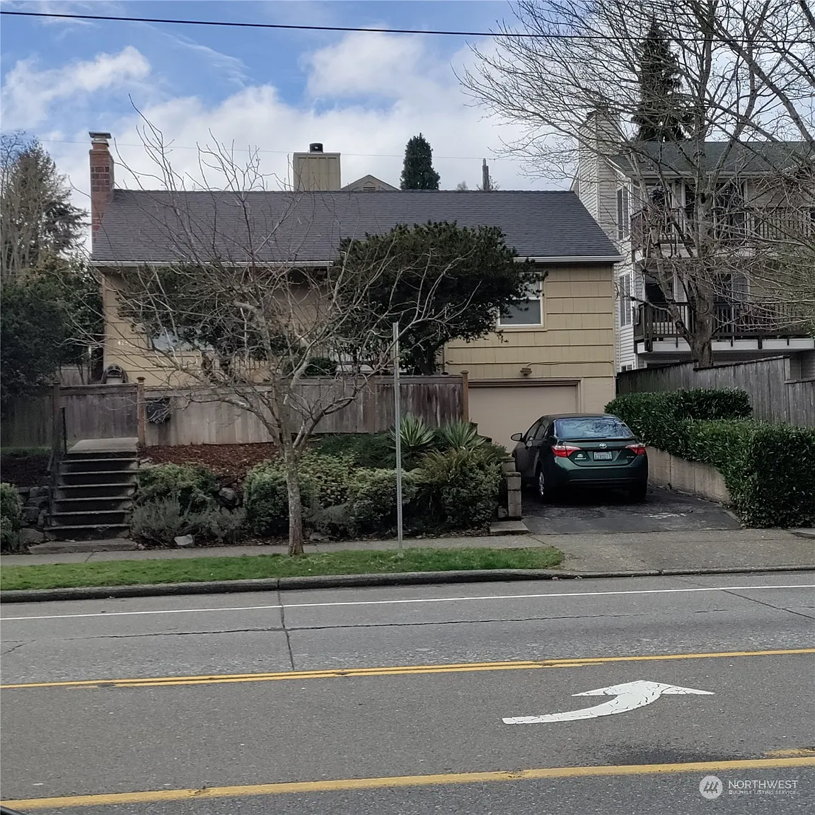 5421 Fauntleroy Way SW photo 1