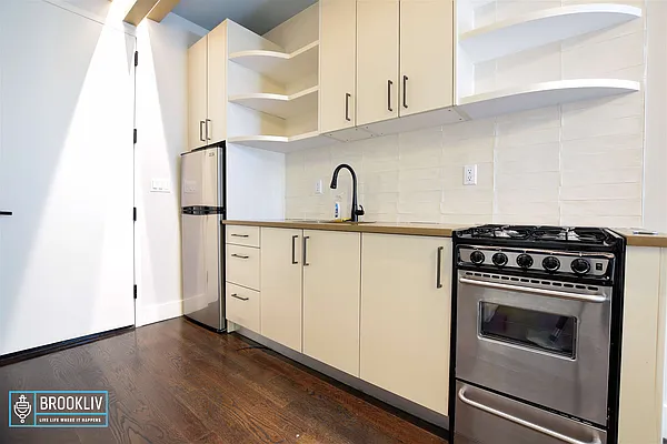 Rented by null | media 34