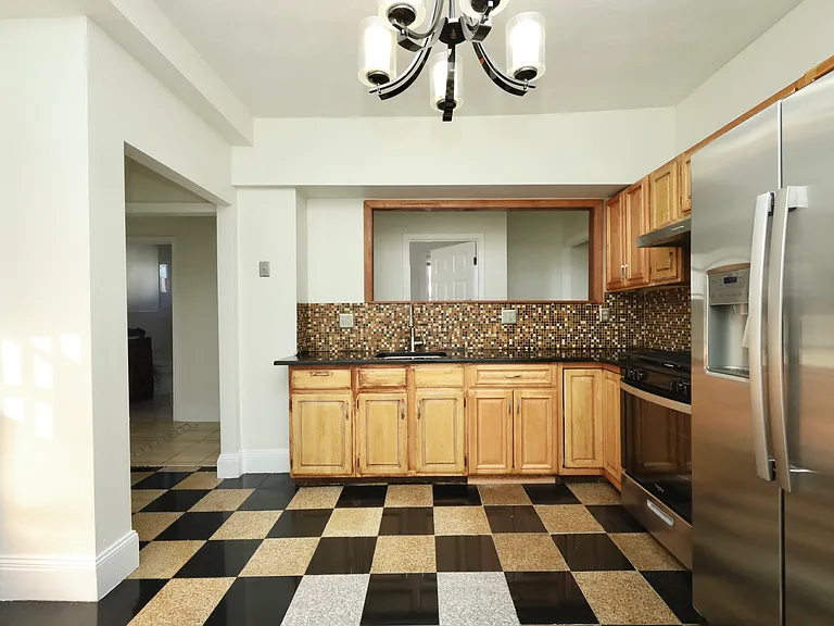 488 Pleasant St #1 — Photo 3