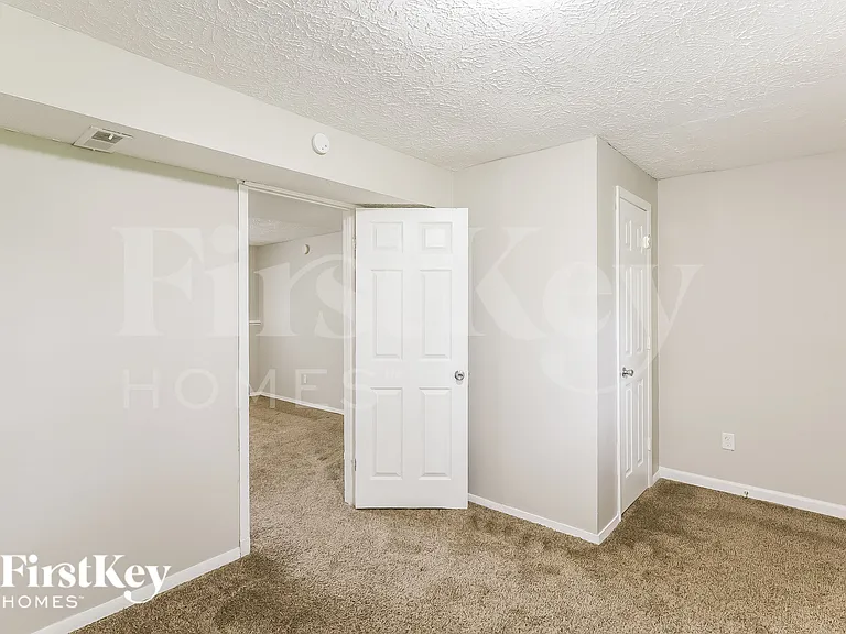 8041 E 34th St — Photo 10
