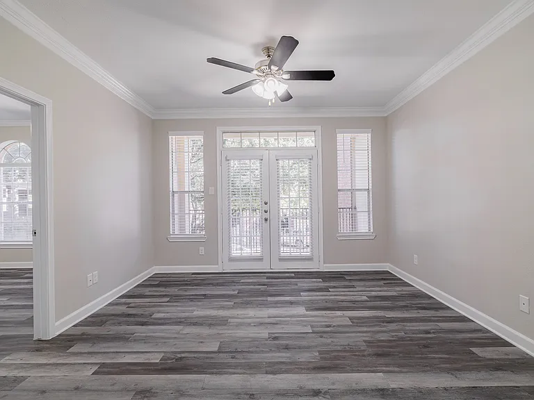 The Village at Bellaire Apartments — Photo 68