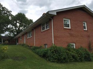 2317 Nave Dr, Johnson City, TN 37601