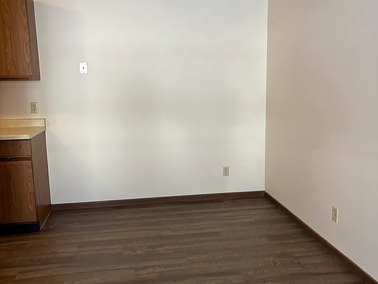 1118 Dutchman Ct — Photo 4