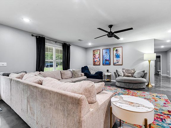 4th image of 340 Greene Rd #416