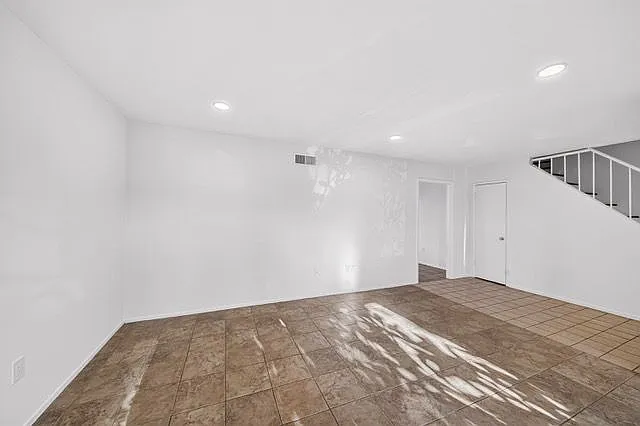 3 bed, 2.5 bath, 1500 sqft, $3,600 — Photo 3