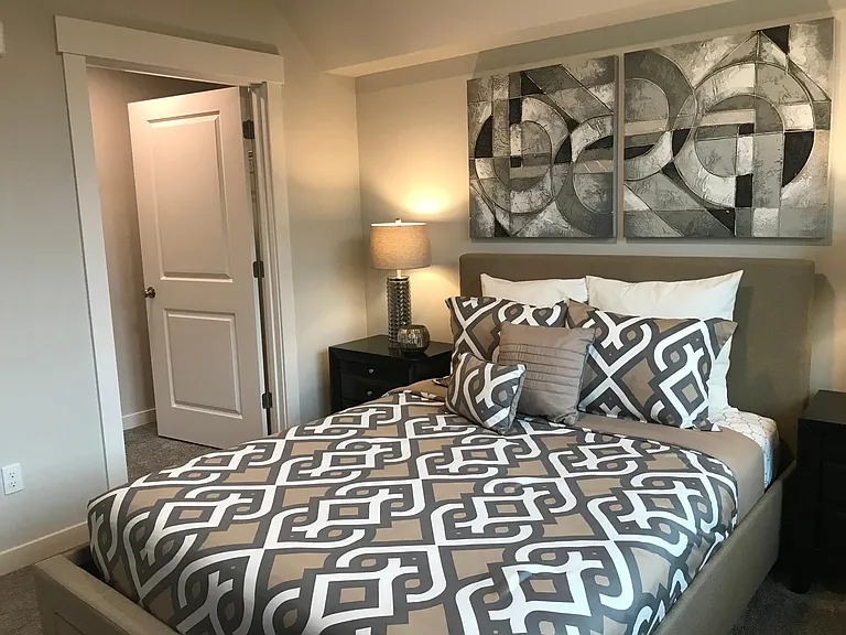Hamptons at Mill Creek — Photo 8