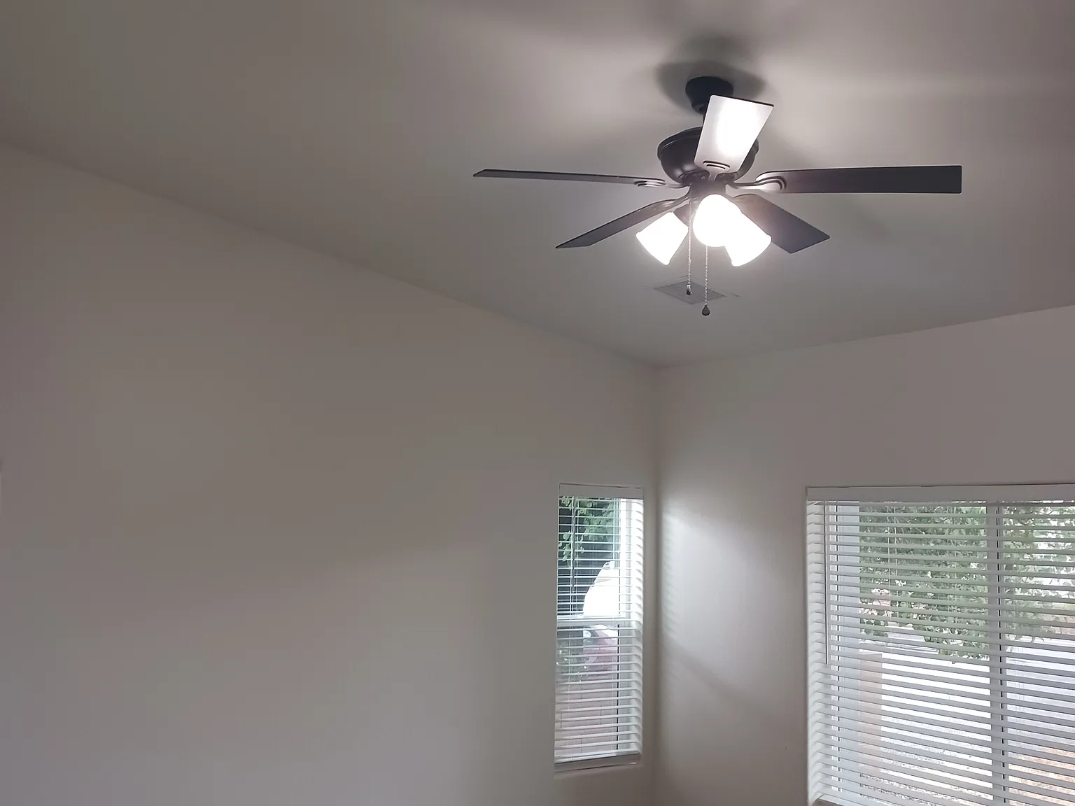 3 bed, 1028 sqft, $1,750 — Photo 2