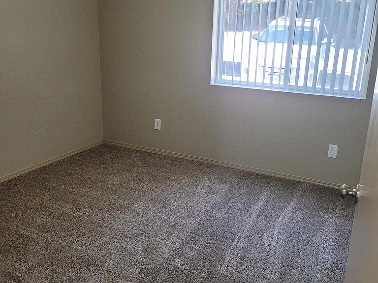 Overlook Pointe Apartments — Photo 14