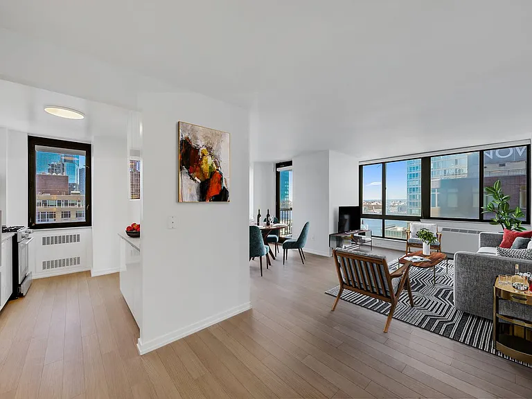75 W End Ave #R22A — Photo 1