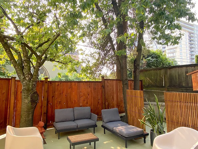 425 Carnarvon St — Photo 12